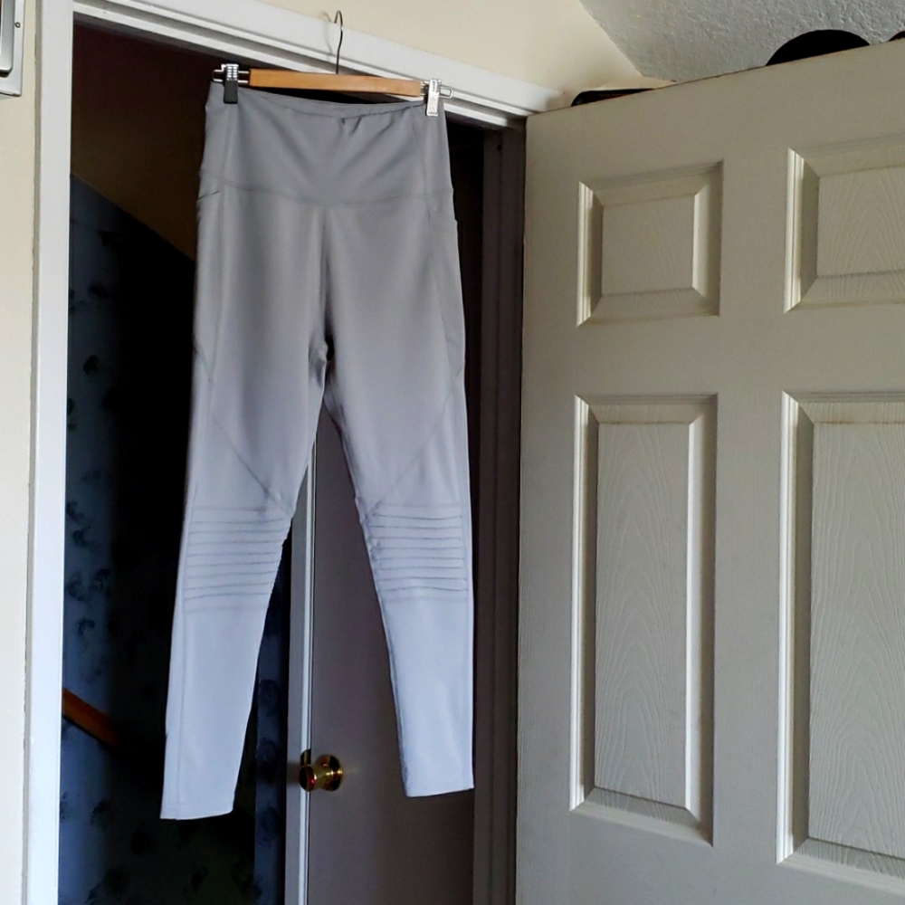 Body Glove leggings